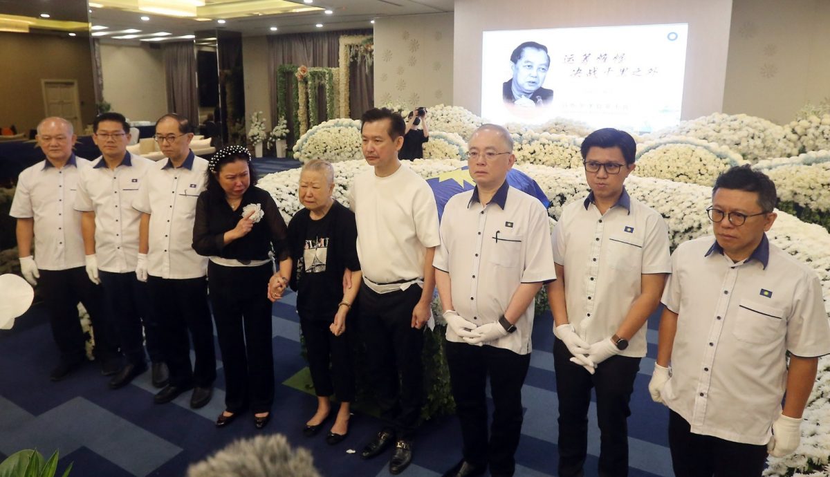 黄木良今日举殡 魏家祥率领党要致上崇高敬意