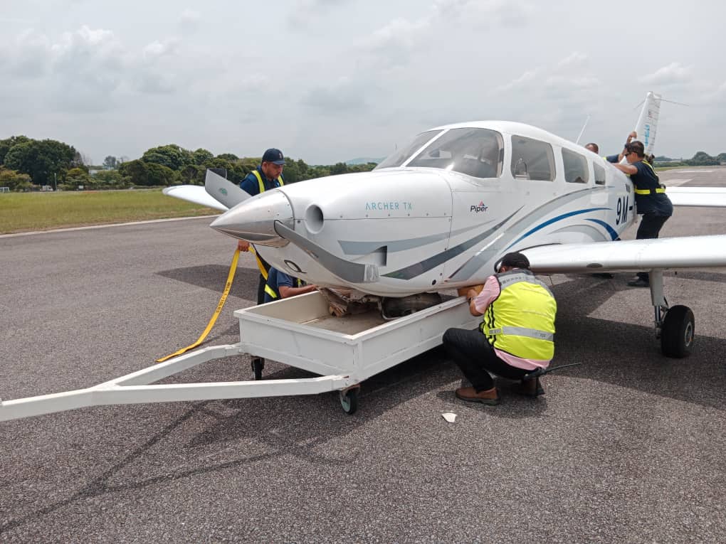 (全国版)小型飞机著陆时失控