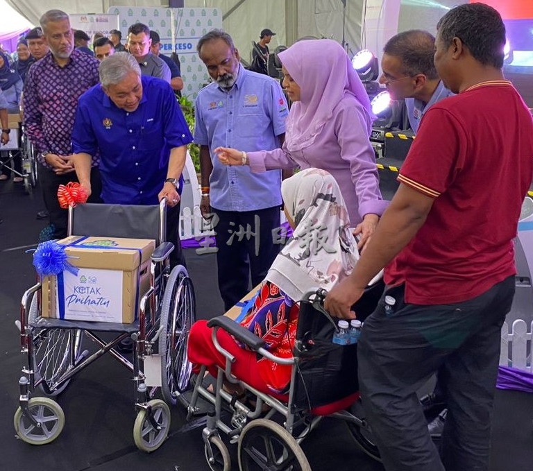 阿末扎希有信心明年首季度失业率降至2.5%。