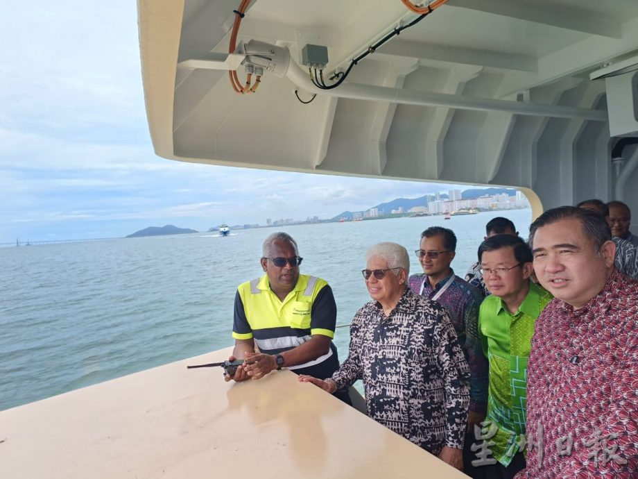 陆兆福望“旅游化”槟渡轮　建议可在渡轮办婚礼