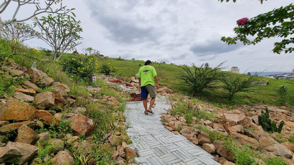 (刊期8月19日)有故事的人/莫顺发:美化义山,化阴森为美丽景观