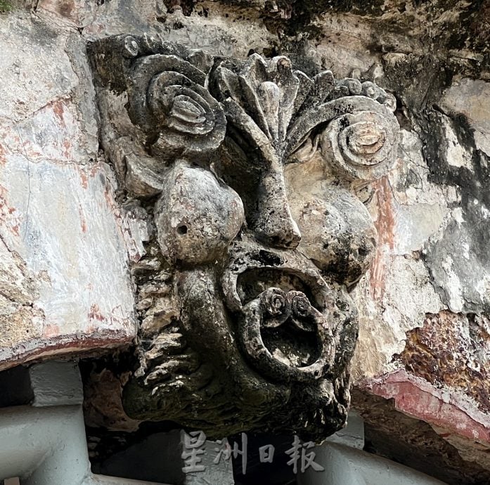 （古城封底主文）《用眼睛去旅游》：古城门