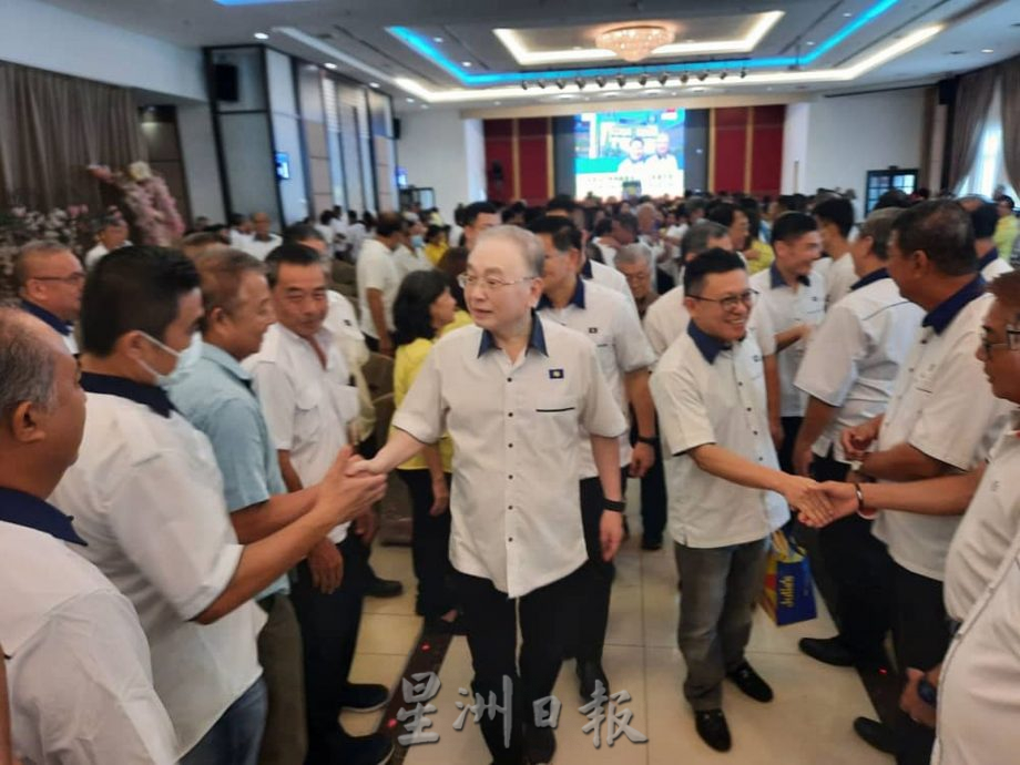(古城封底主文)林万锋:绿潮掀起是人民怨气所致