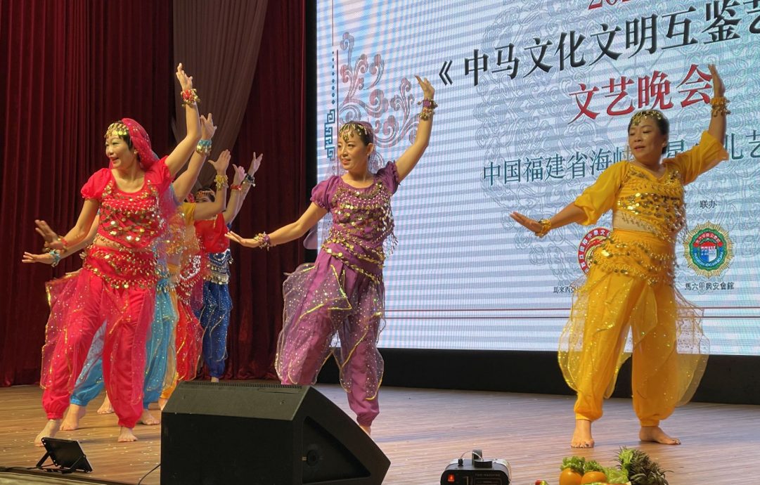 (古城封底副文)中马文艺晚会展现中华儿女精神