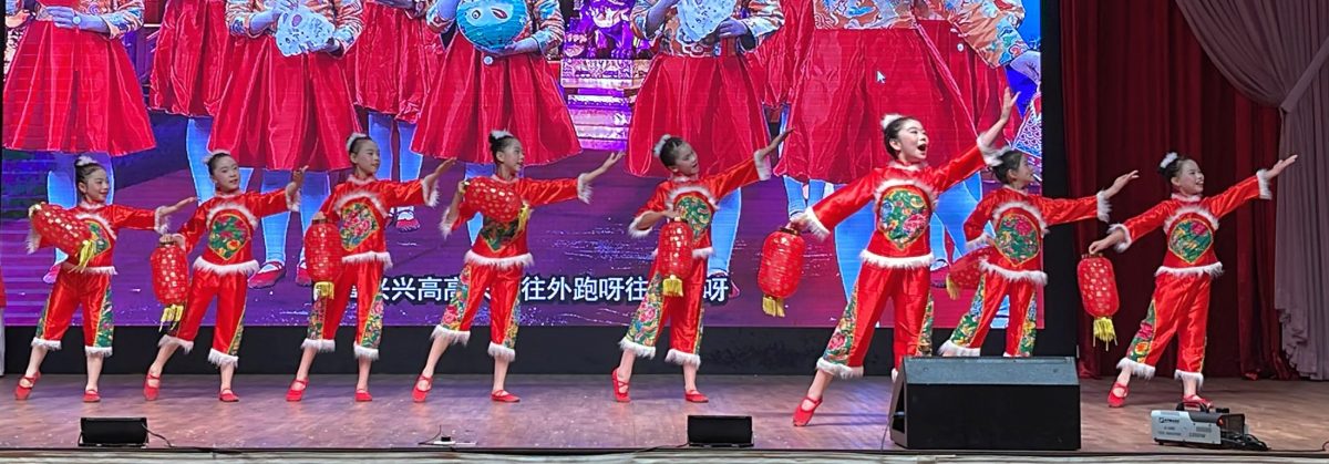 (古城封底副文)中马文艺晚会展现中华儿女精神