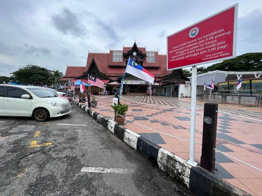 （古城封面主文）市政厅禁流动餐车霸占停车位营业