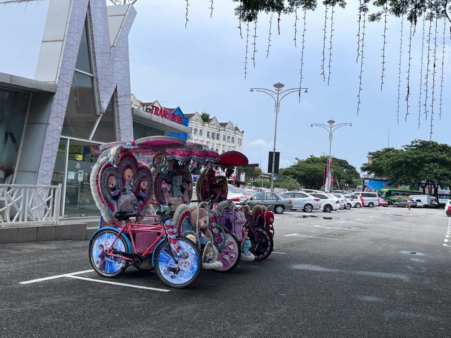 （古城封面主文）市政厅禁流动餐车霸占停车位营业