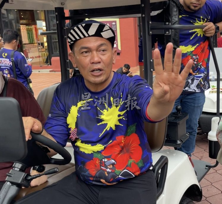 （古城封面主文）红屋落实无车区·游客安心参观拍照