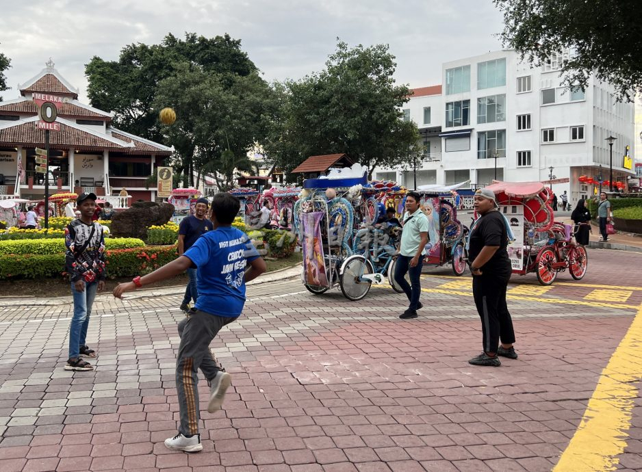 （古城封面主文）红屋落实无车区·游客安心参观拍照