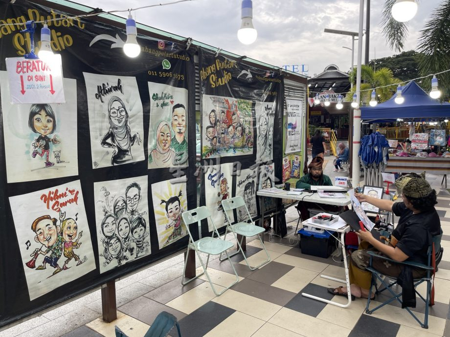 （古城封面主文）红屋落实无车区·游客安心参观拍照