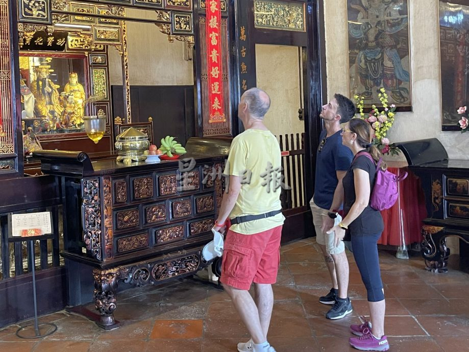 (古城封面主文)老街旅游复苏·台风不影响中国游客访甲