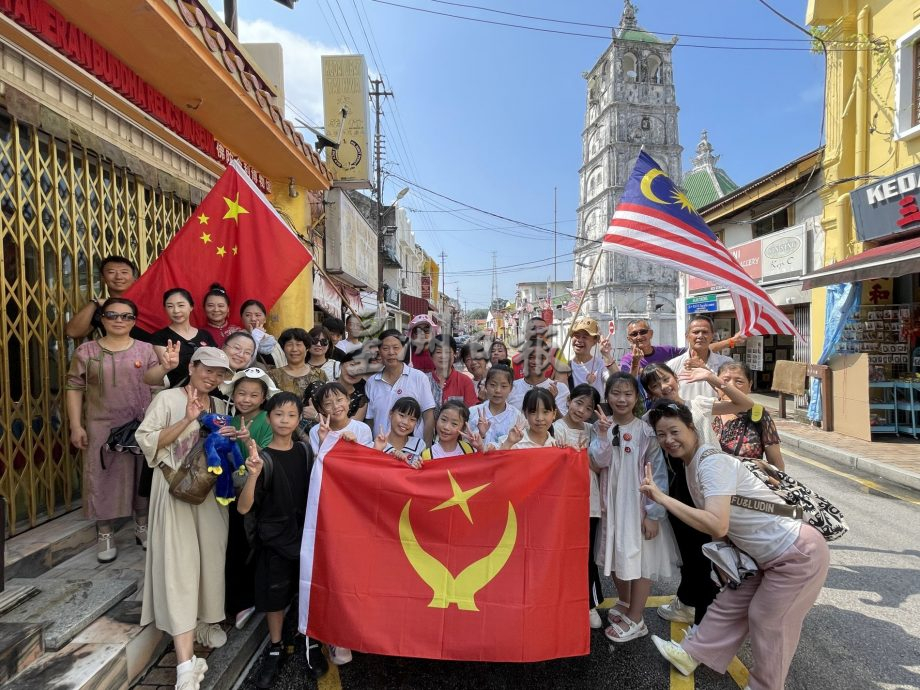 (古城封面主文)老街旅游复苏·台风不影响中国游客访甲