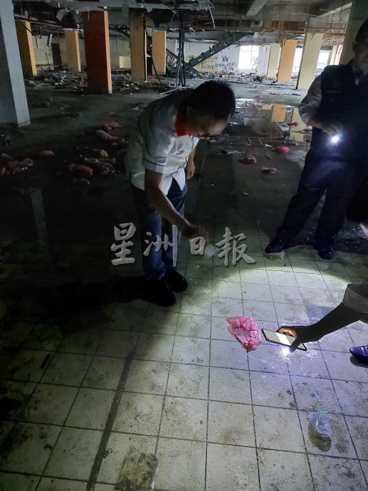 （古城封面主文）释金明路旧乌节广场购物中心废置多年养蚊 