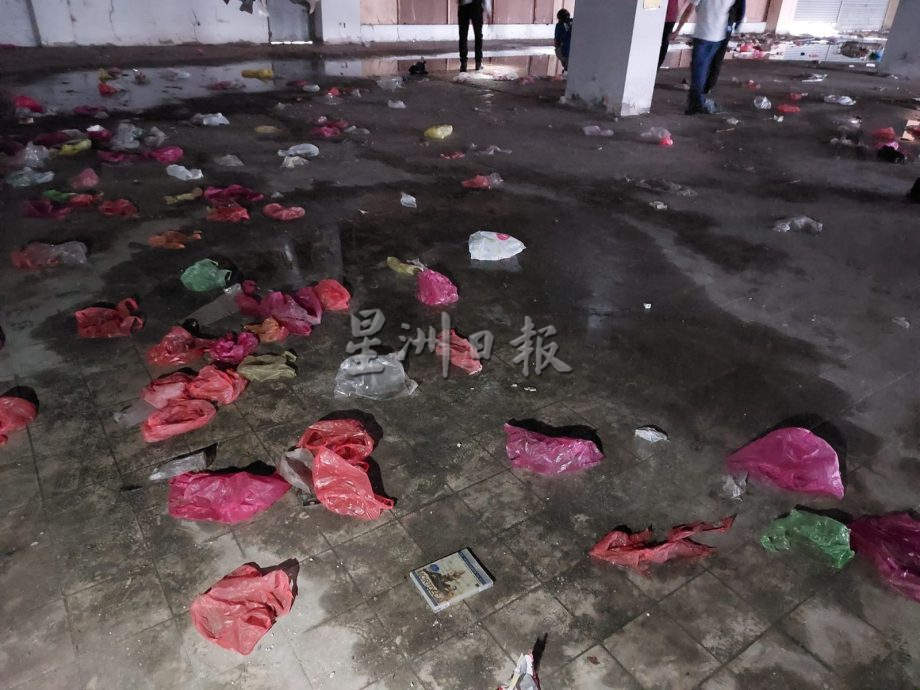 （古城封面主文）释金明路旧乌节广场购物中心废置多年养蚊 