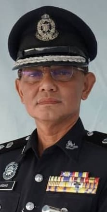 疑摩托车失控 骑士被拖拽5公尺及抛飞死亡