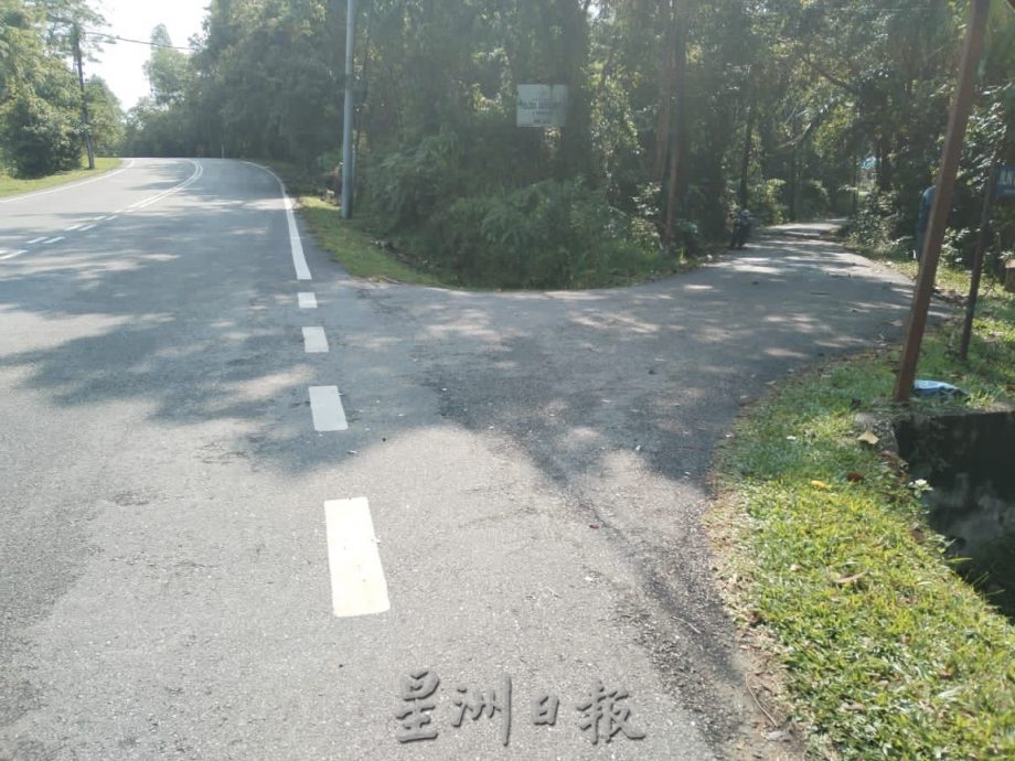 （古城版）轿车与摩托相撞