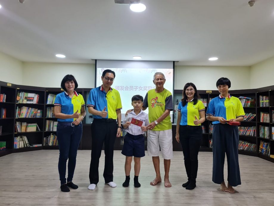 (古城第七版主文)平民校友会常年大会 温满妹吁校友加入回馈母校