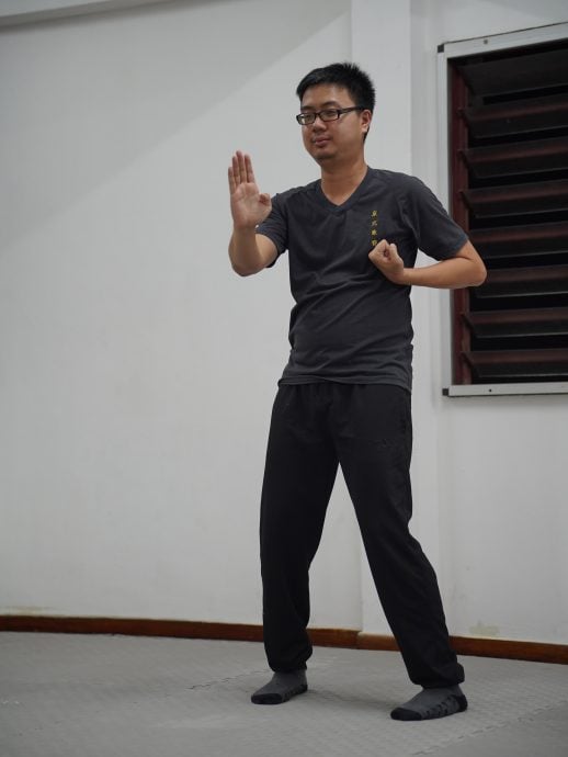 (古城第二版主文)《你动摇了吗》咏春拳直线出拳,最短距离最快速度