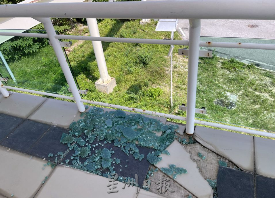 （古城第二版主文）有单轨火车没行走·城市中的失落园