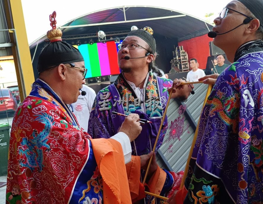 （大北马）全马最大尊大士爷金身昨晚完成开光仪式。