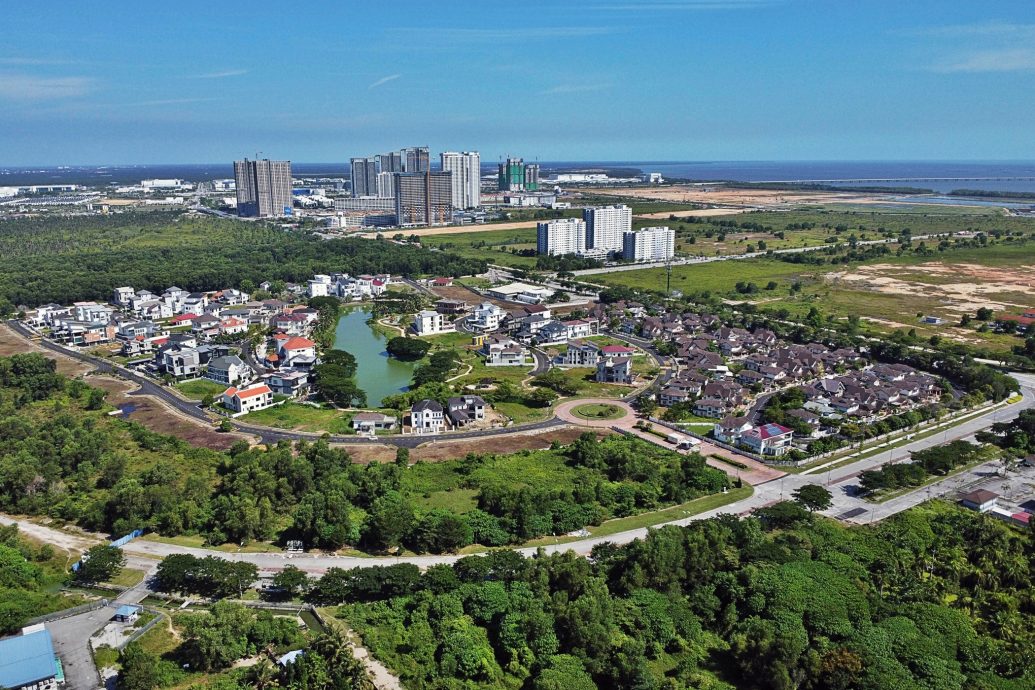 威南一名教育部长,一名首席部长及2名行政议员