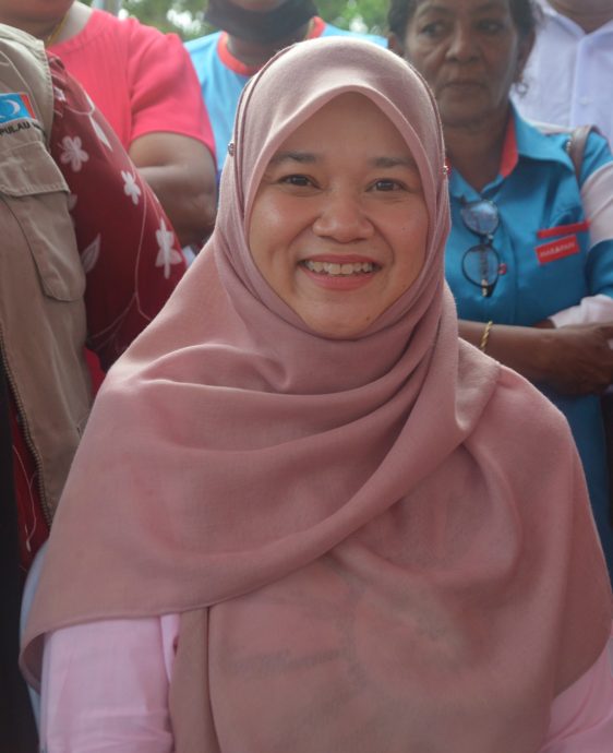 威南一名教育部长,一名首席部长及2名行政议员