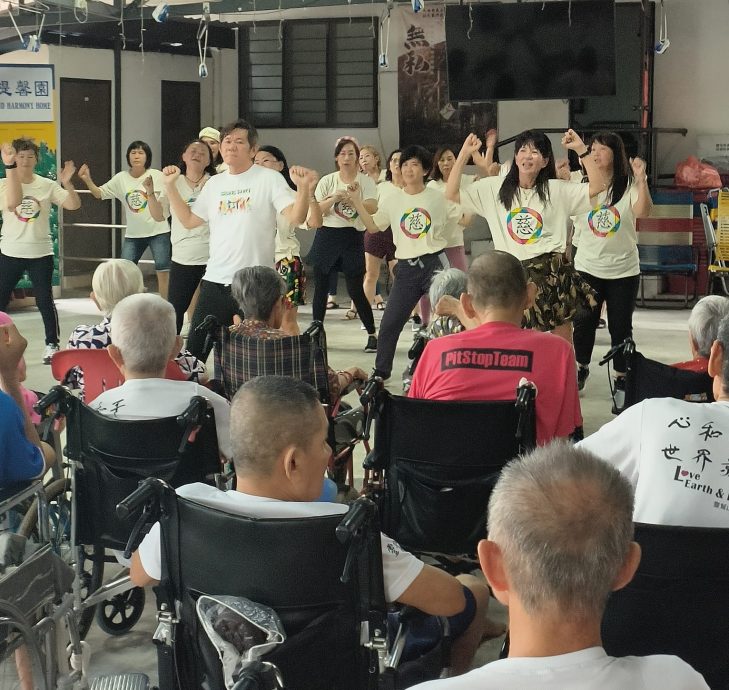 （大北马）老人家唱卡拉OK被投诉扰民，槟市厅禁老人院用音响