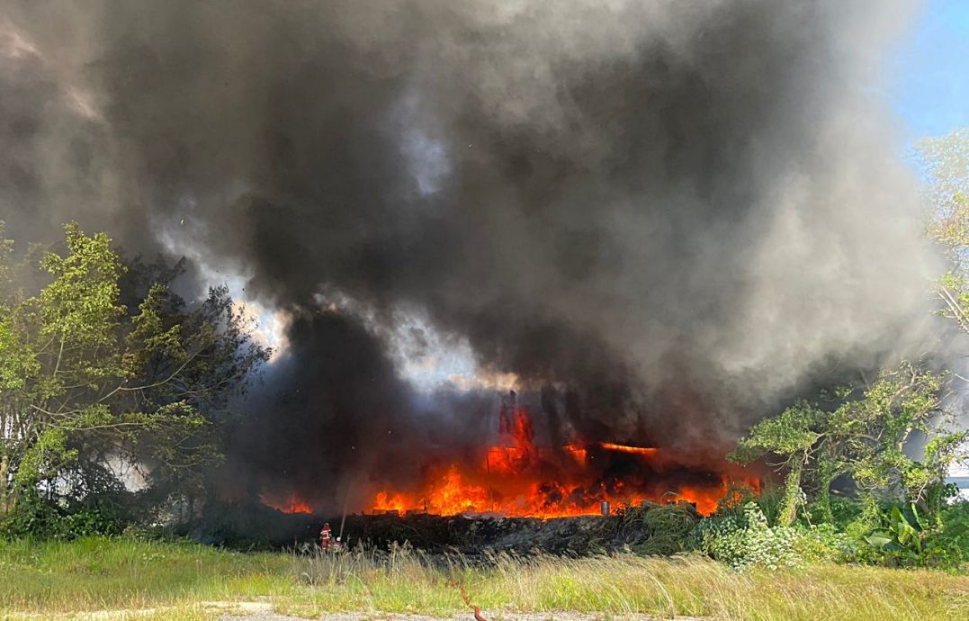 (已签发)柔:士乃泗隆路工厂著火,幸无人伤亡