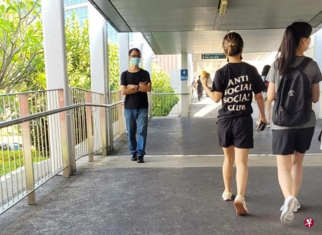 (已签发)柔:狮城二三事:刚出狱又盯梢偷拍女生 男子死性不改判监18个月