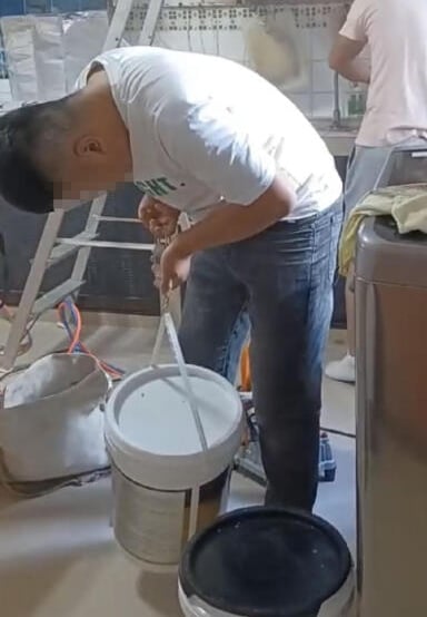 (已签发)柔:狮城二三事:又一起“胶水补洞” 妇花2千新元仍漏水