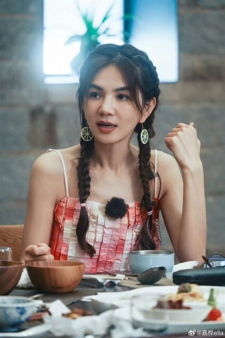 Ella暴瘦成一道闪电撑不起衣服 网忧健康:多吃点东西