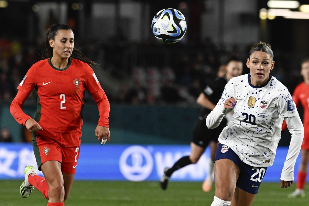 NBA传奇罗德曼之女 特里尼蒂创女足转会纪录