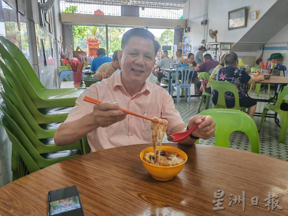 NS我的选区美食:万茂/叶耀荣:我最爱古早味叻沙