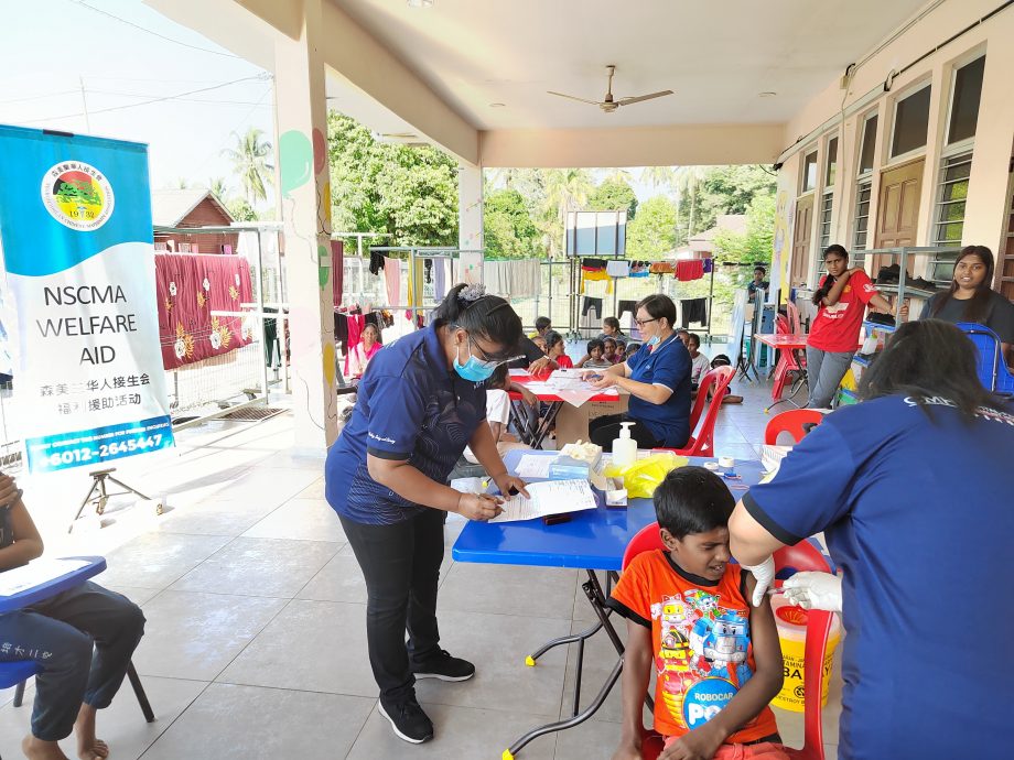 NS芙蓉/森接生会医疗福利援助委员会为义工健康把关