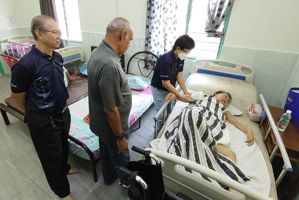 NS芙蓉/森接生会医疗福利援助委员会为义工健康把关