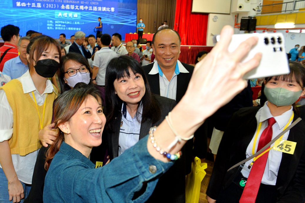 NS芙蓉/谢立意:独中不忽略国英语,地位与中文同等