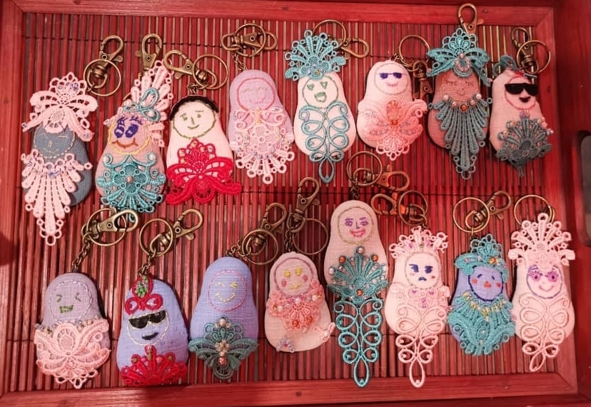 ns芙蓉:刺绣研究发展中心团队到客家文化协会森美兰州分会传授工艺