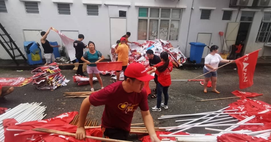 NS芙蓉:州选结束,各区竞选宣传品陆续撤走,告别旗海