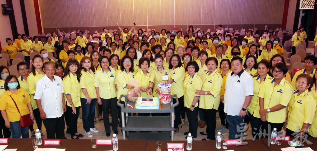 NS芙蓉:(马华妇女组大会)李碧真“轰”敦马语不惊人死不休,还在“适当时入院”博同情票