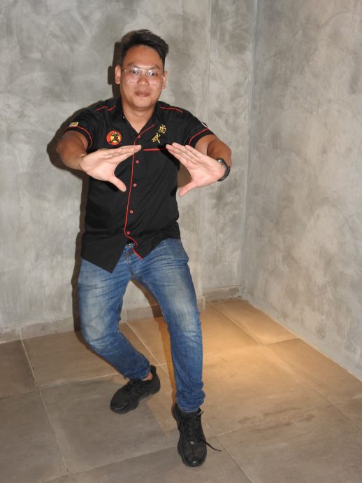 13日刊登:有故事的人/我们传授武术狮艺不讲钱!