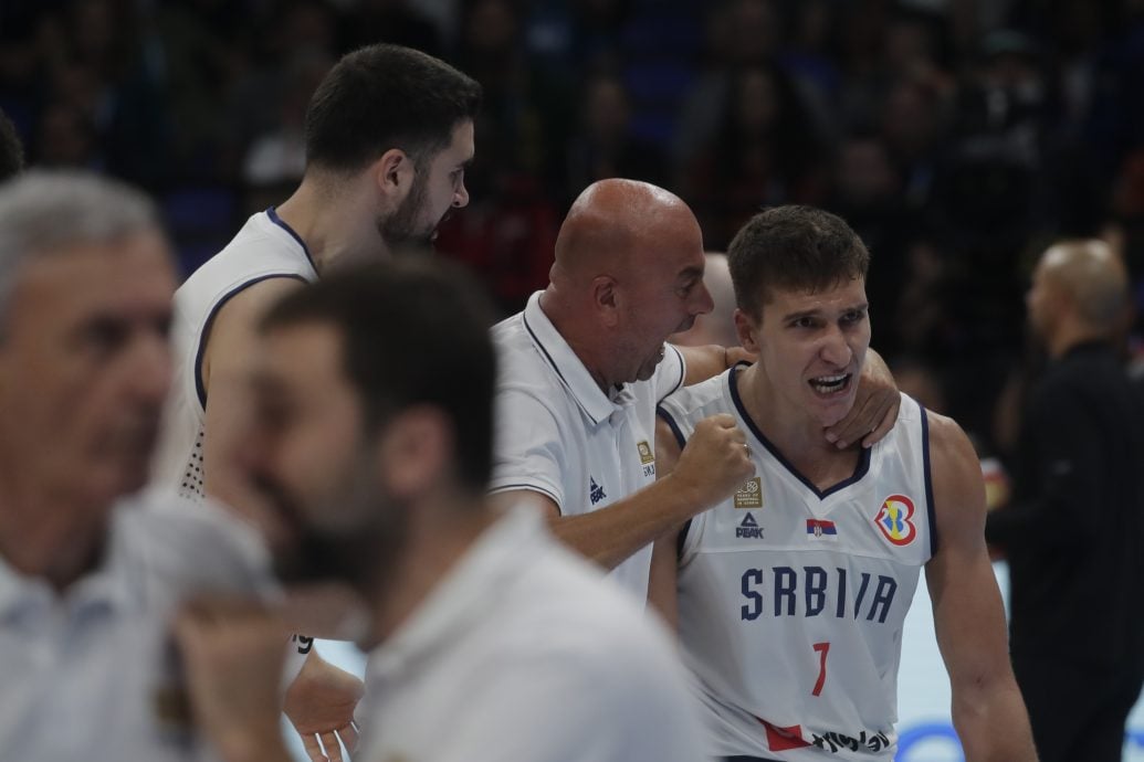 2023年FIBA世界杯男篮赛| 团队篮球力克加拿大 塞尔维亚闯决赛