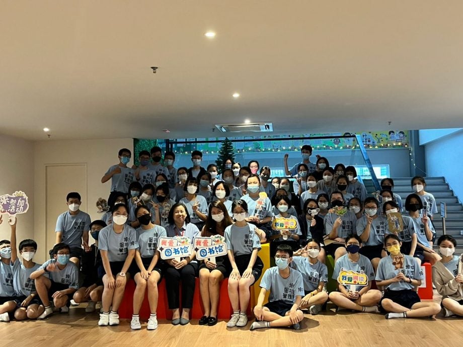 王丽芳∕吴德芳杰出华文教师奖(独中∕私立中学组)