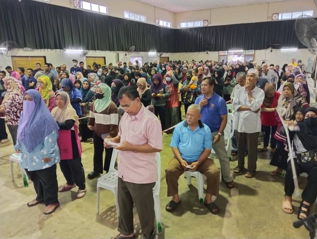 5公斤进口米只需RM1  民众1小时扫光