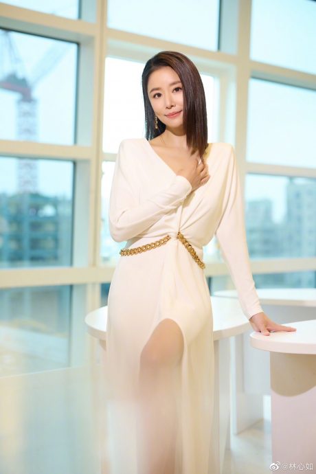 6岁女儿画萝丝妈妈 林心如自嘲:绝不是遗传我