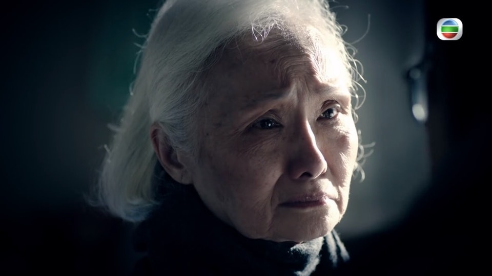 78岁雪妮退休3年难得露面　双耳失聪依靠助听器