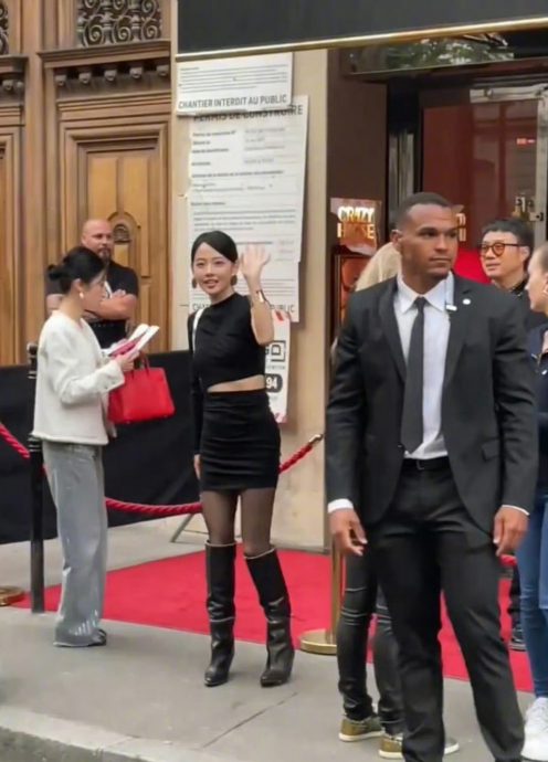 Baby张嘉倪看Lisa疯马秀 网怒轰 ：站台色情产业