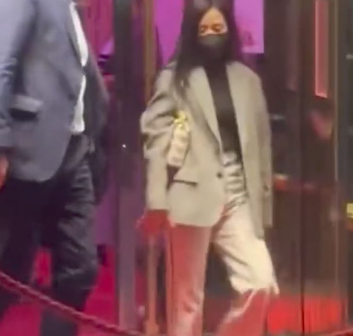 Baby张嘉倪看Lisa疯马秀 网怒轰 ：站台色情产业