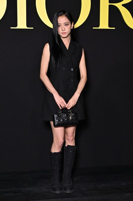 Dior秀场｜迪丽热巴顶烈日候场 Jisoo坐专车入场