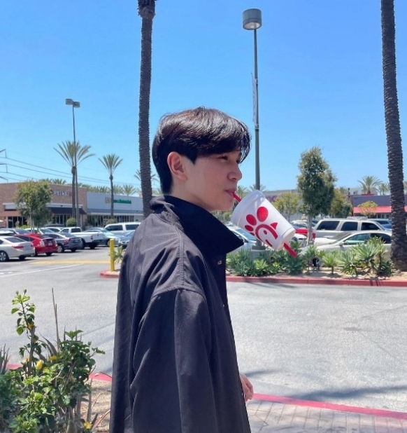 ​4年前Rap视频挨轰歧视亚裔 张智霖儿子公开道歉