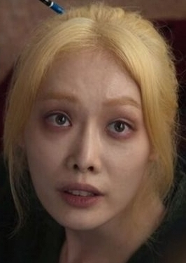 ​《黑暗荣耀》金赫拉爆校园霸凌　为剧求情延迟报道